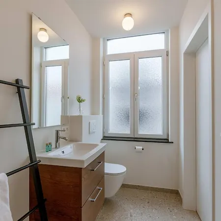 Huswell - Charming Just Steps From The Beach. شقة