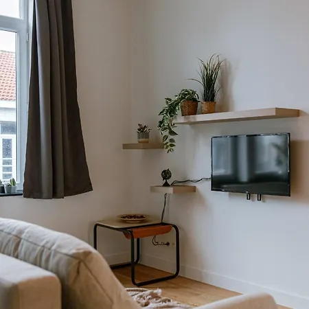 Huswell - Charming Just Steps From The Beach. Apartment