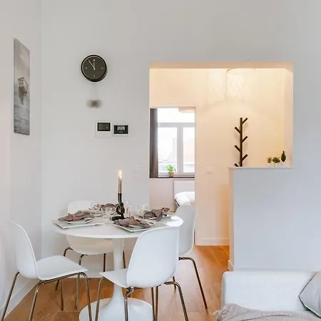 Huswell - Charming Just Steps From The Beach. *